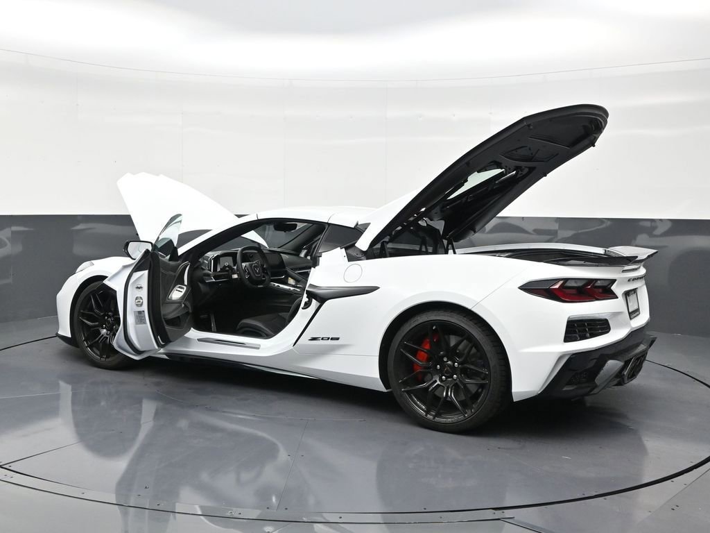 Used 2026 Chevrolet Corvette Z06 image 32
