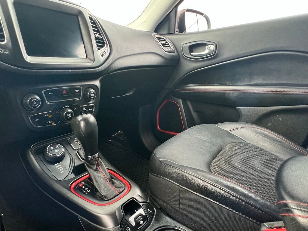 Used 2018 Jeep Compass Trailhawk AWD/4WD image 45