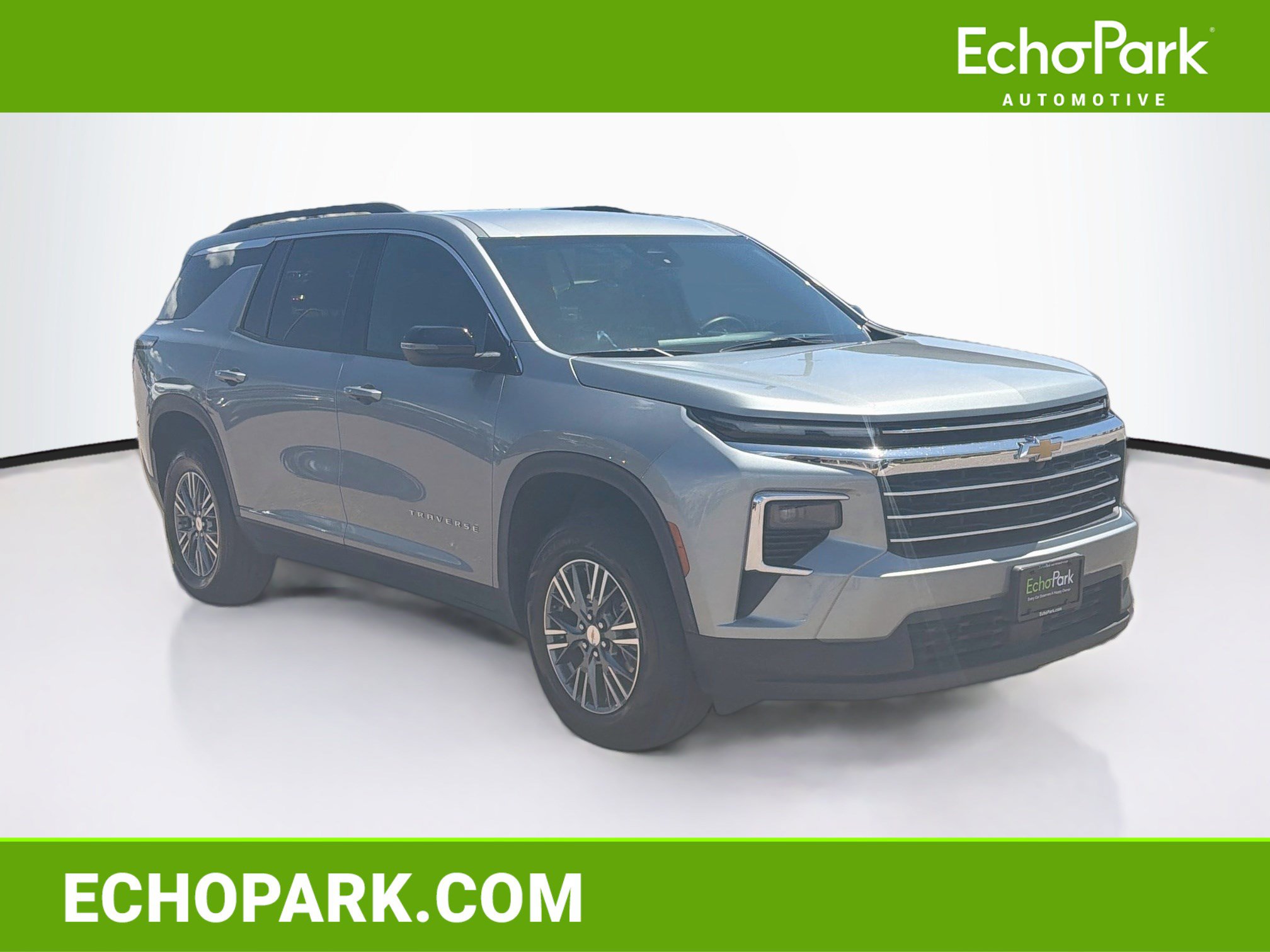Used 2025 Chevrolet Traverse LT AWD/4WD image 1