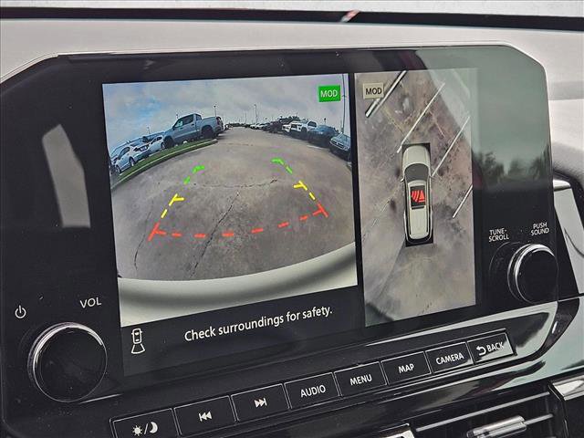 Used 2022 Nissan Pathfinder SL w/ Lighting Package (N92) FWD image 10