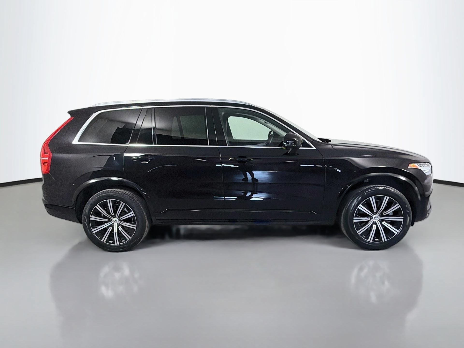 Certified 2023 Volvo XC90 B5 Core w/ Protection Package Premier AWD/4WD image 5