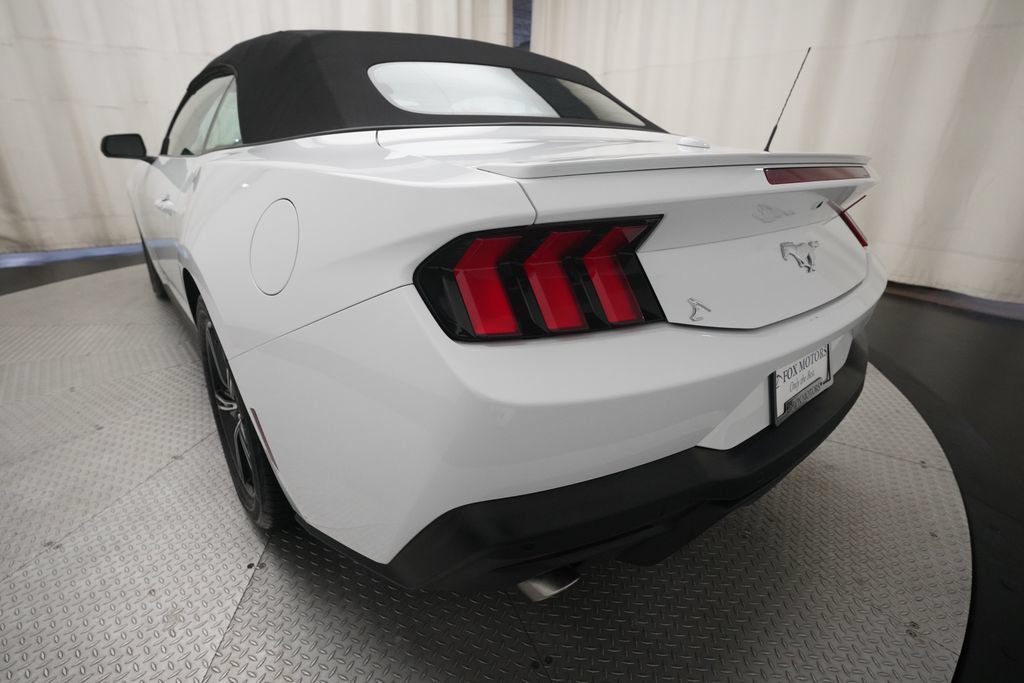 Used 2025 Ford Mustang Premium RWD image 33