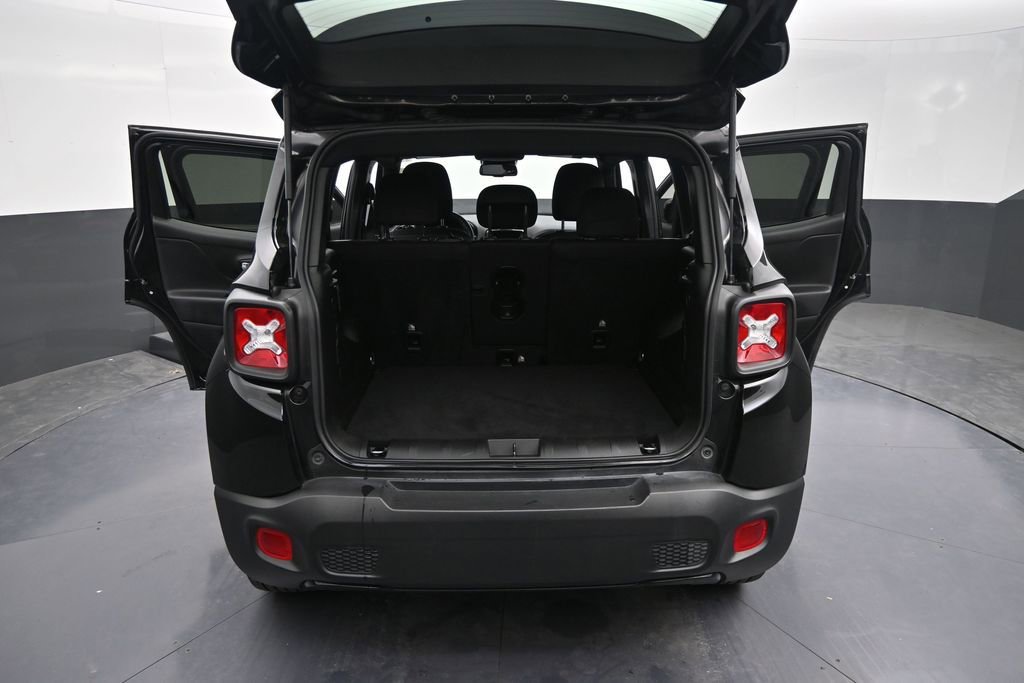 Used 2022 Jeep Renegade Altitude w/ Convenience Group AWD/4WD image 34