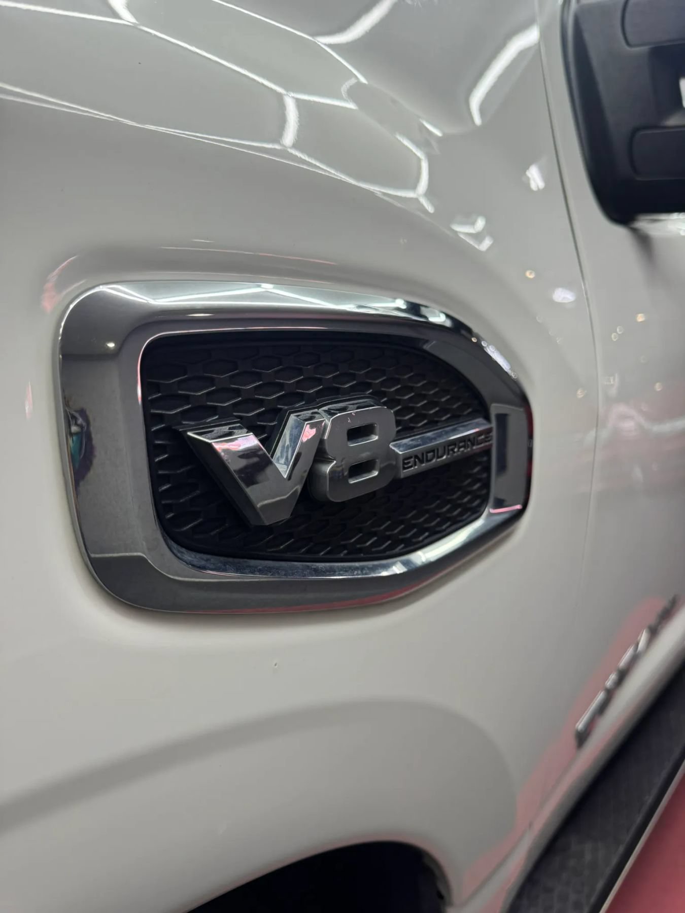 Used 2017 Nissan Titan SV RWD image 5