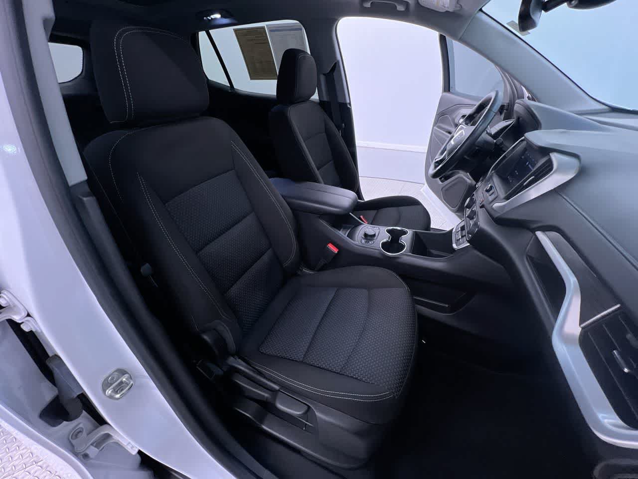 Used 2024 GMC Terrain SLE w/ Driver Convenience Package FWD image 35