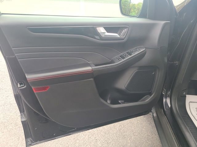 Used 2023 Ford Escape ST-Line w/ Tech Pack #1 image 9