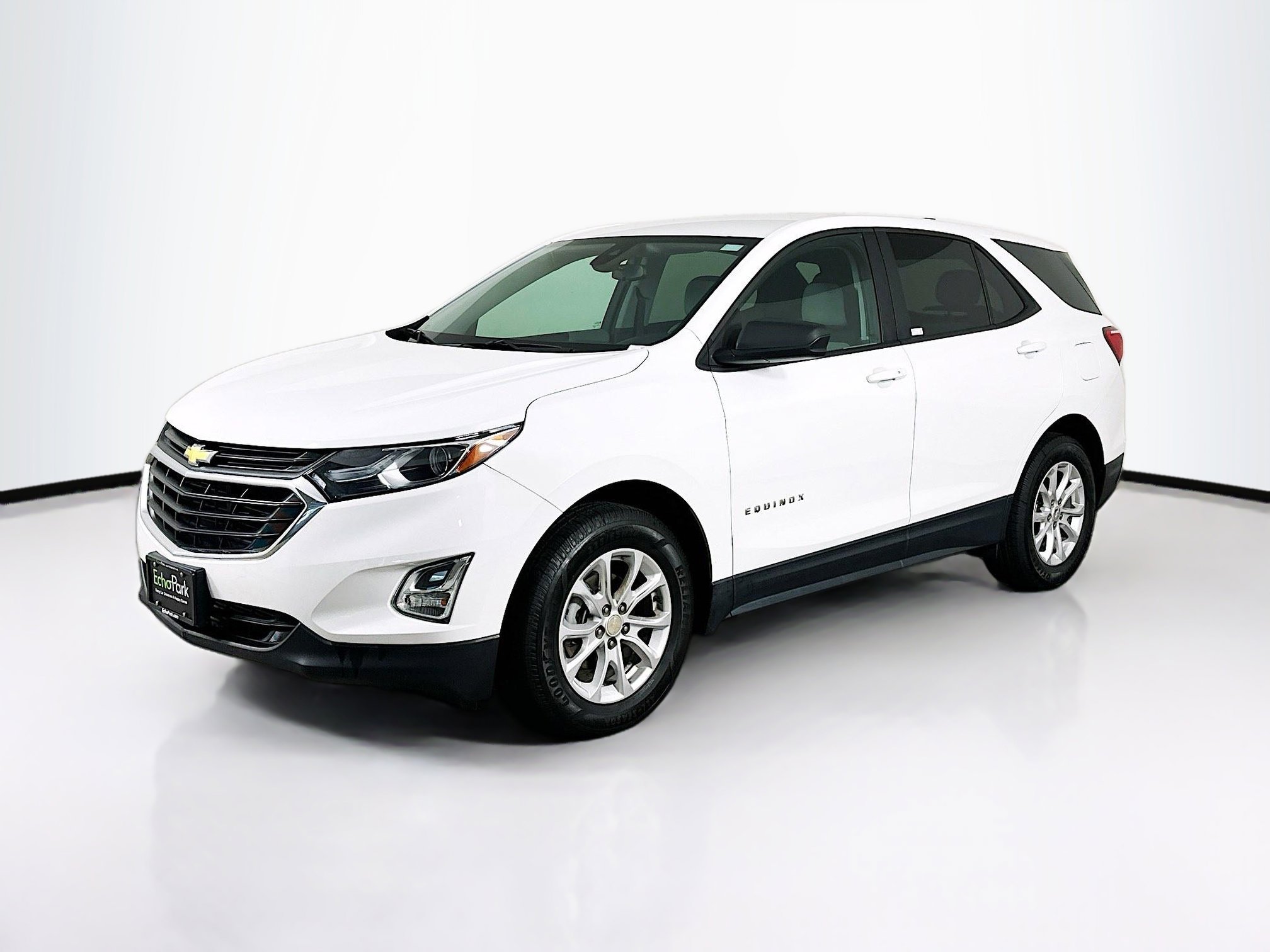 Used 2020 Chevrolet Equinox LS w/ LS Convenience Package AWD/4WD image 3