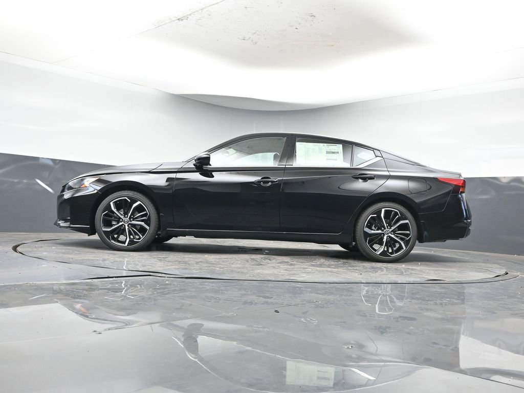 New 2025 Nissan Altima 2.5 SR image 30
