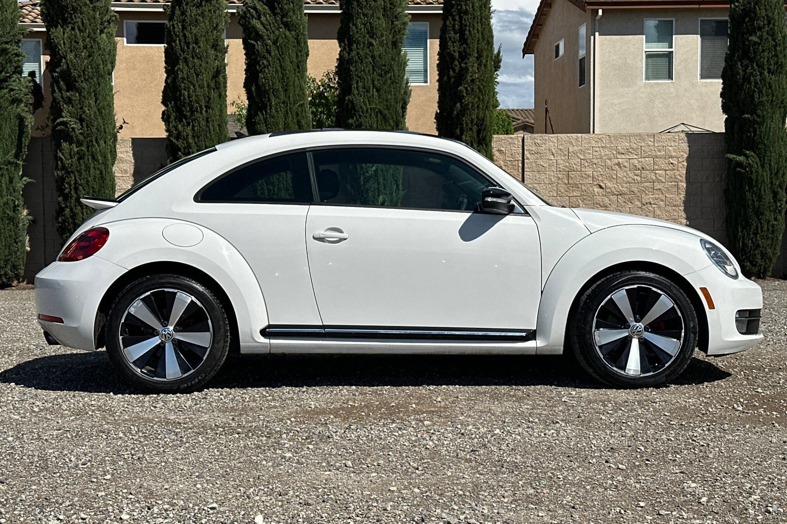 Used 2013 Volkswagen Beetle Turbo image 3