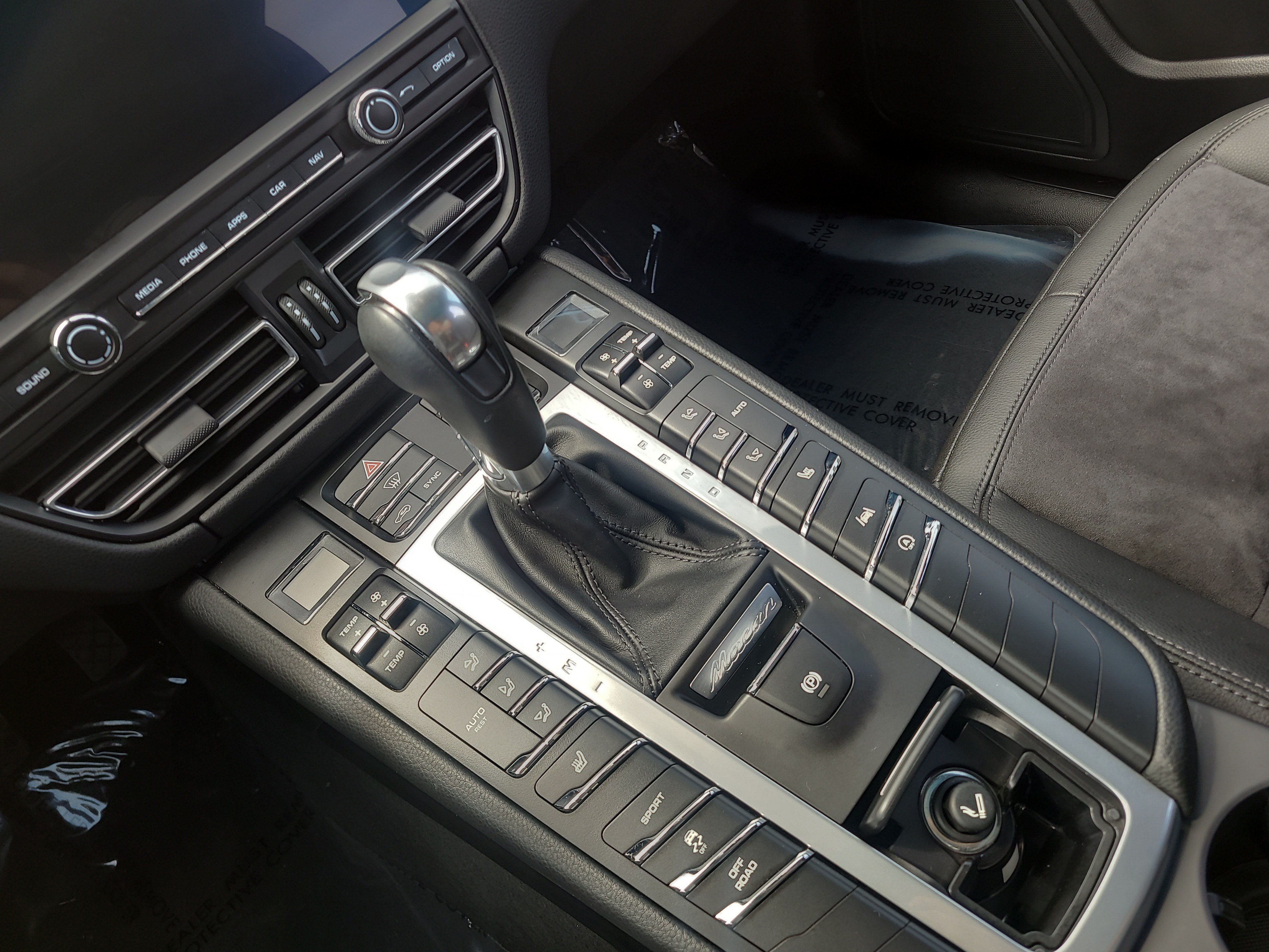 Used 2021 Porsche Macan AWD/4WD image 21