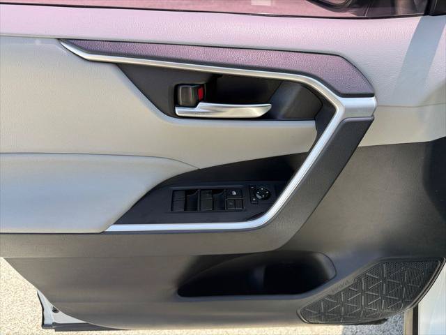 Used 2019 Toyota RAV4 XLE FWD image 26