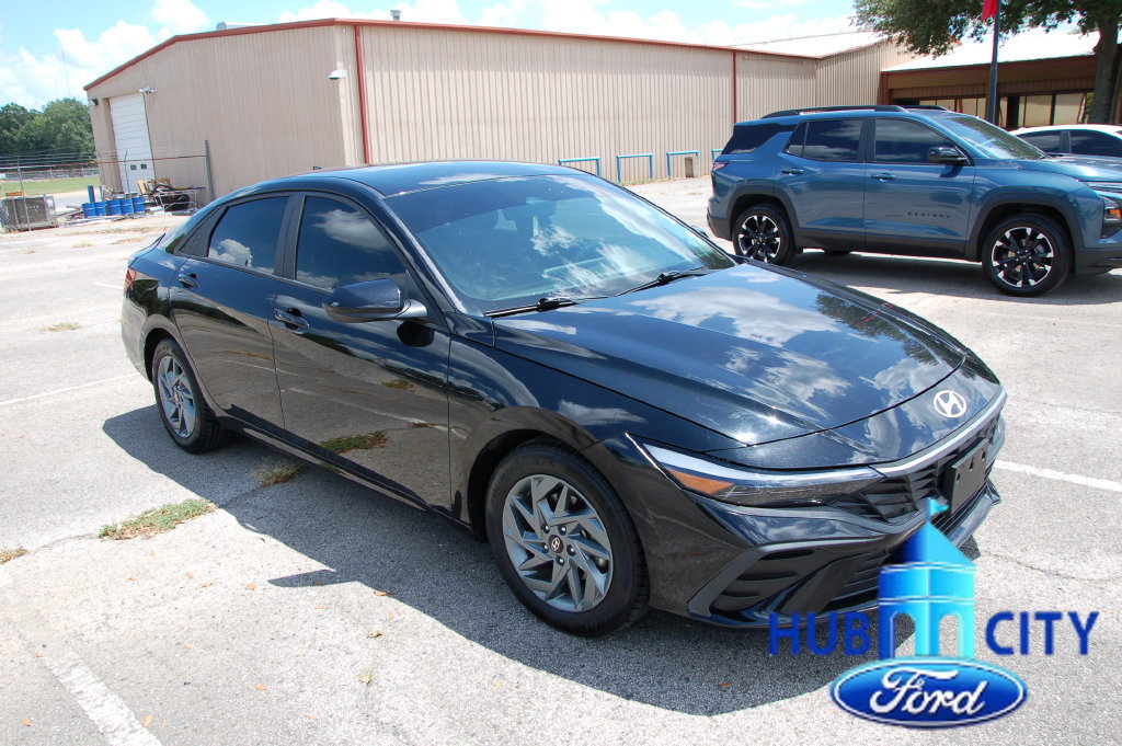 Used 2024 Hyundai Elantra SEL FWD image 7