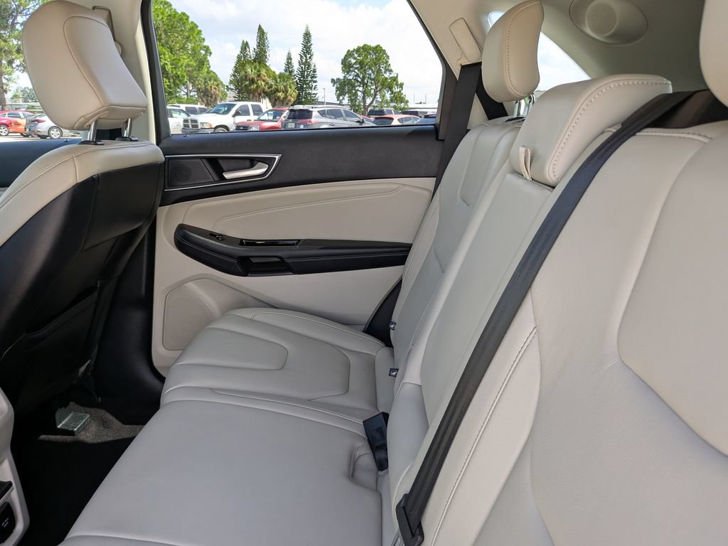 Used 2020 Ford Edge Titanium FWD image 19