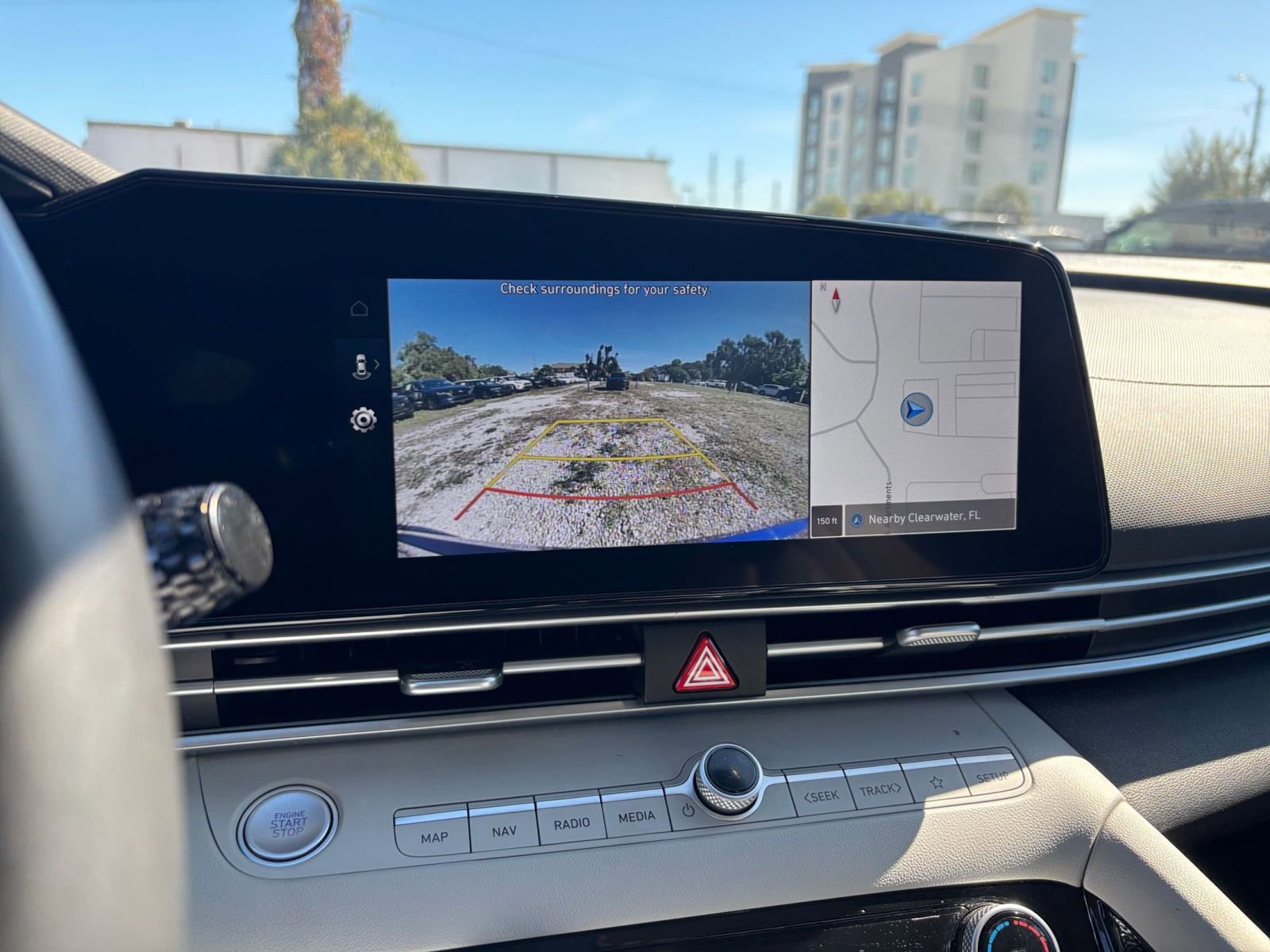 Used 2025 Hyundai Elantra Limited image 17