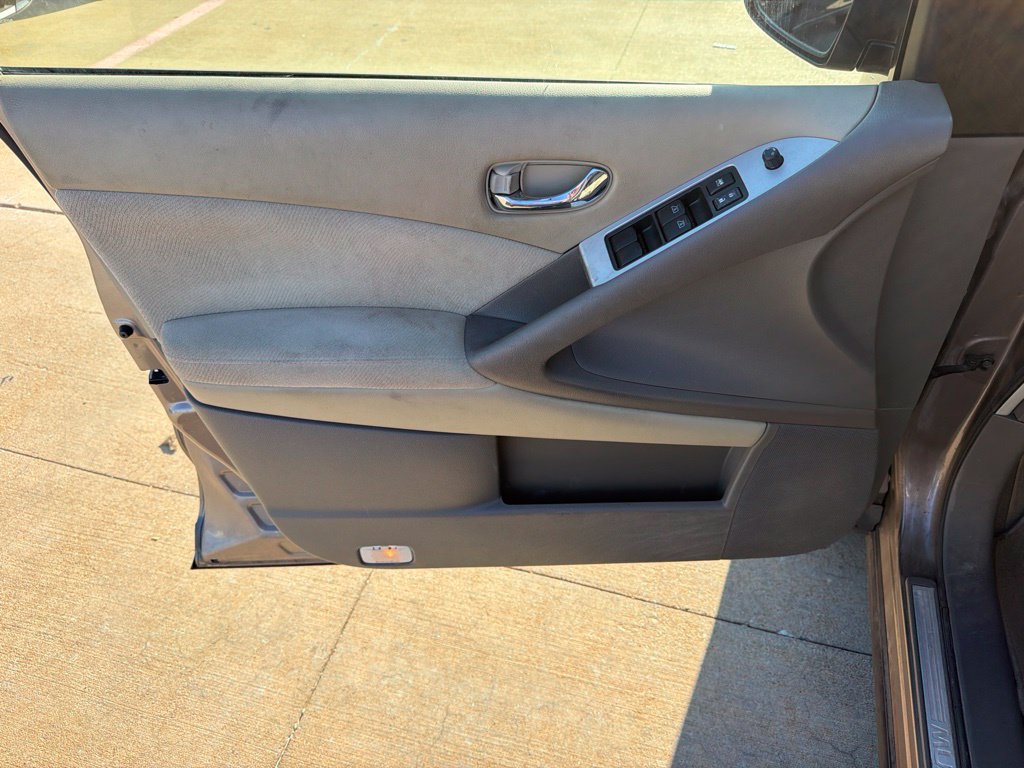 Used 2011 Nissan Murano S FWD image 12