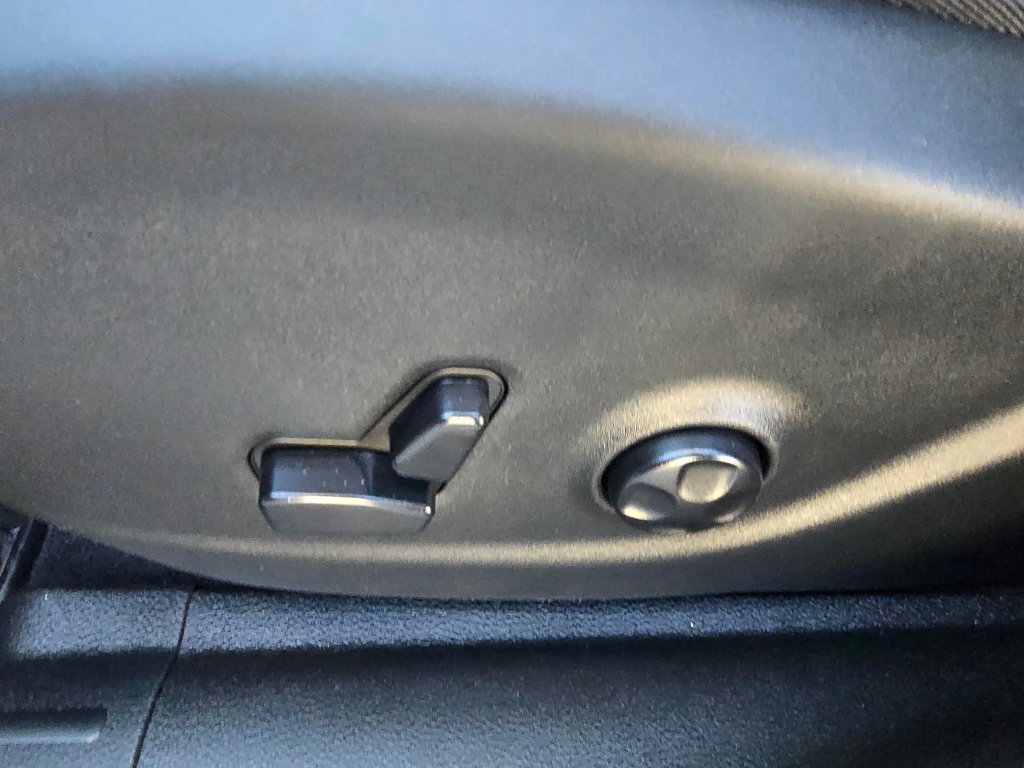 Used 2019 Jeep Cherokee Latitude Plus AWD/4WD image 33