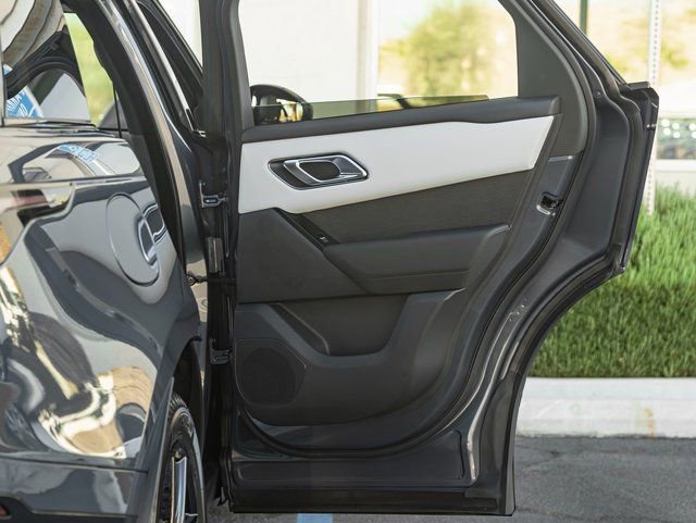 New 2026 Land Rover Range Rover Velar Dynamic SE image 23