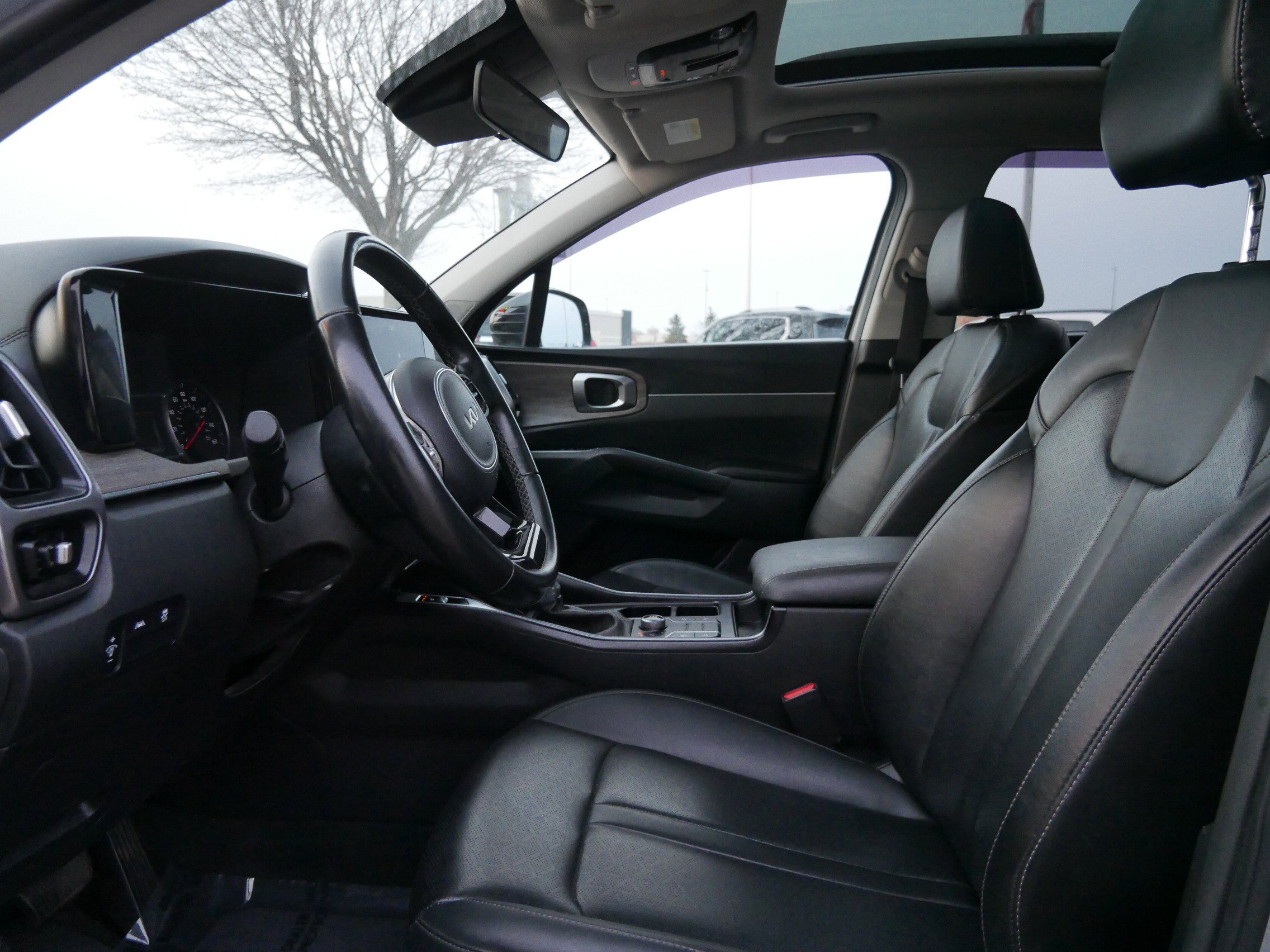 Used 2022 Kia Sorento S w/ Panoramic Sunroof Package AWD/4WD image 9