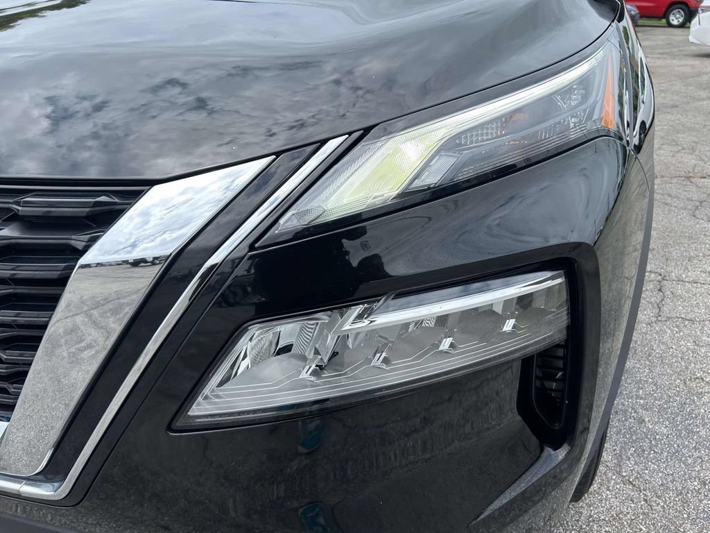 Used 2023 Nissan Rogue SV FWD image 12