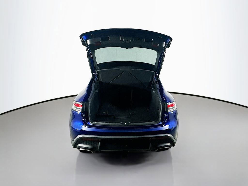 Certified 2023 Porsche Macan image 28
