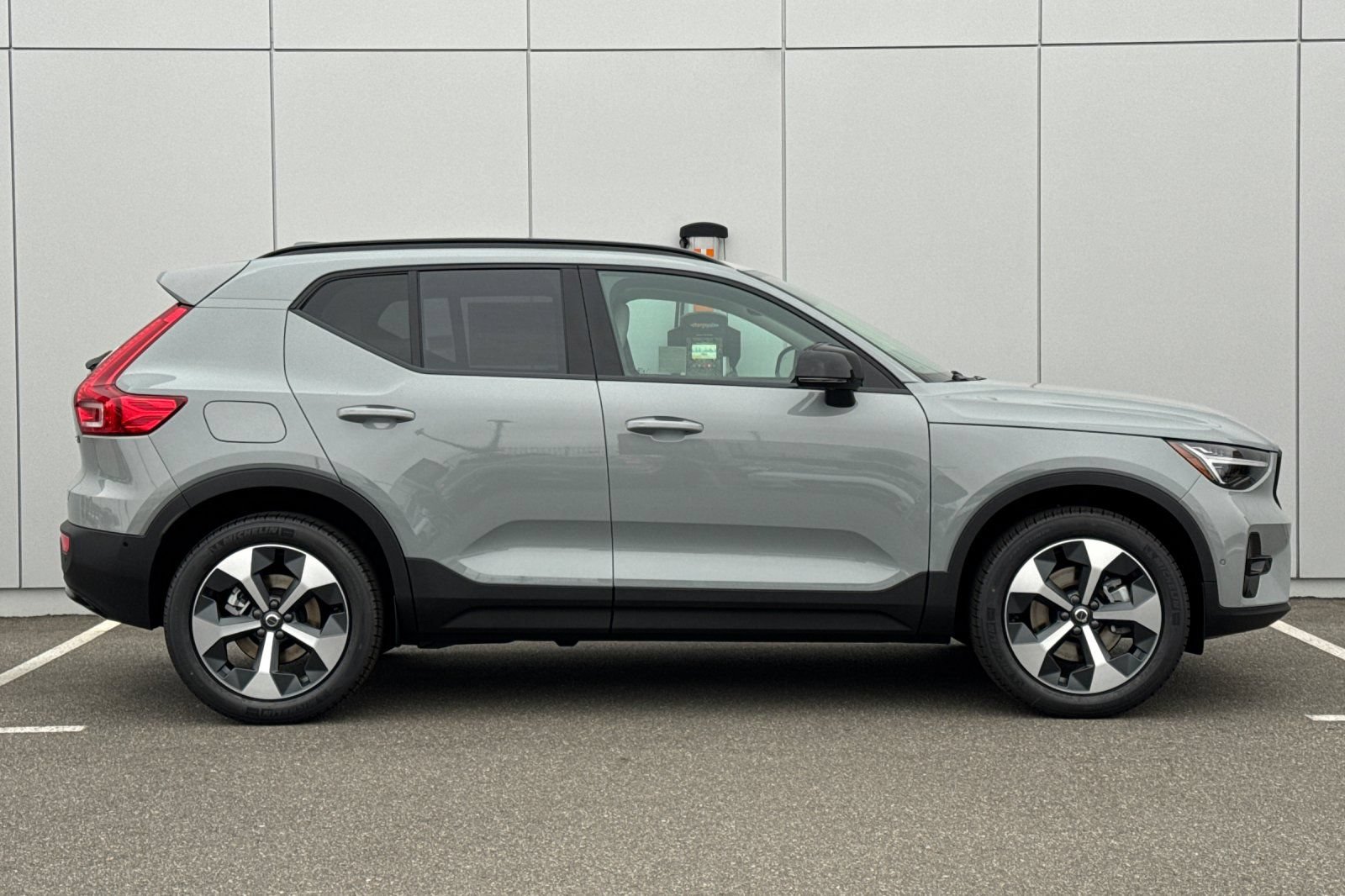 New 2026 Volvo XC40 B5 Plus w/ Protection Package Premier AWD/4WD image 6
