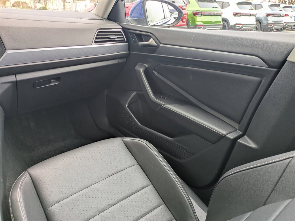 Used 2023 Volkswagen Jetta SE image 16