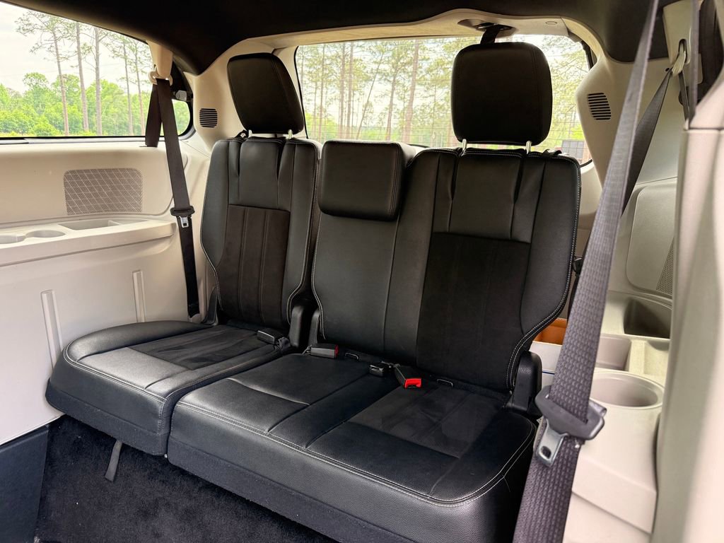 Used 2019 Dodge Grand Caravan SXT FWD image 26