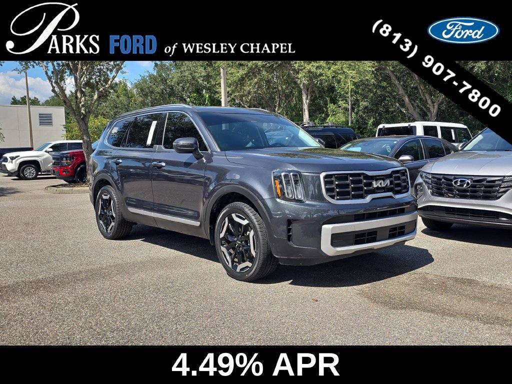Used 2024 Kia Telluride S w/ S Sunroof Package