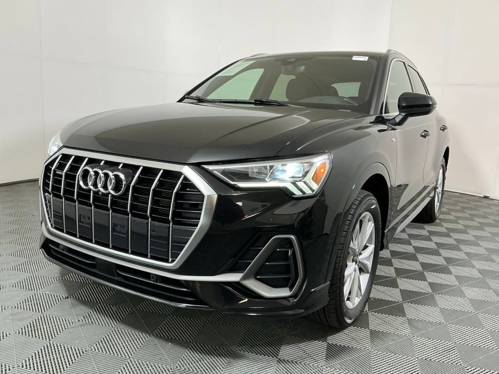 Used 2022 Audi Q3 2.0T Premium Plus AWD/4WD image 2