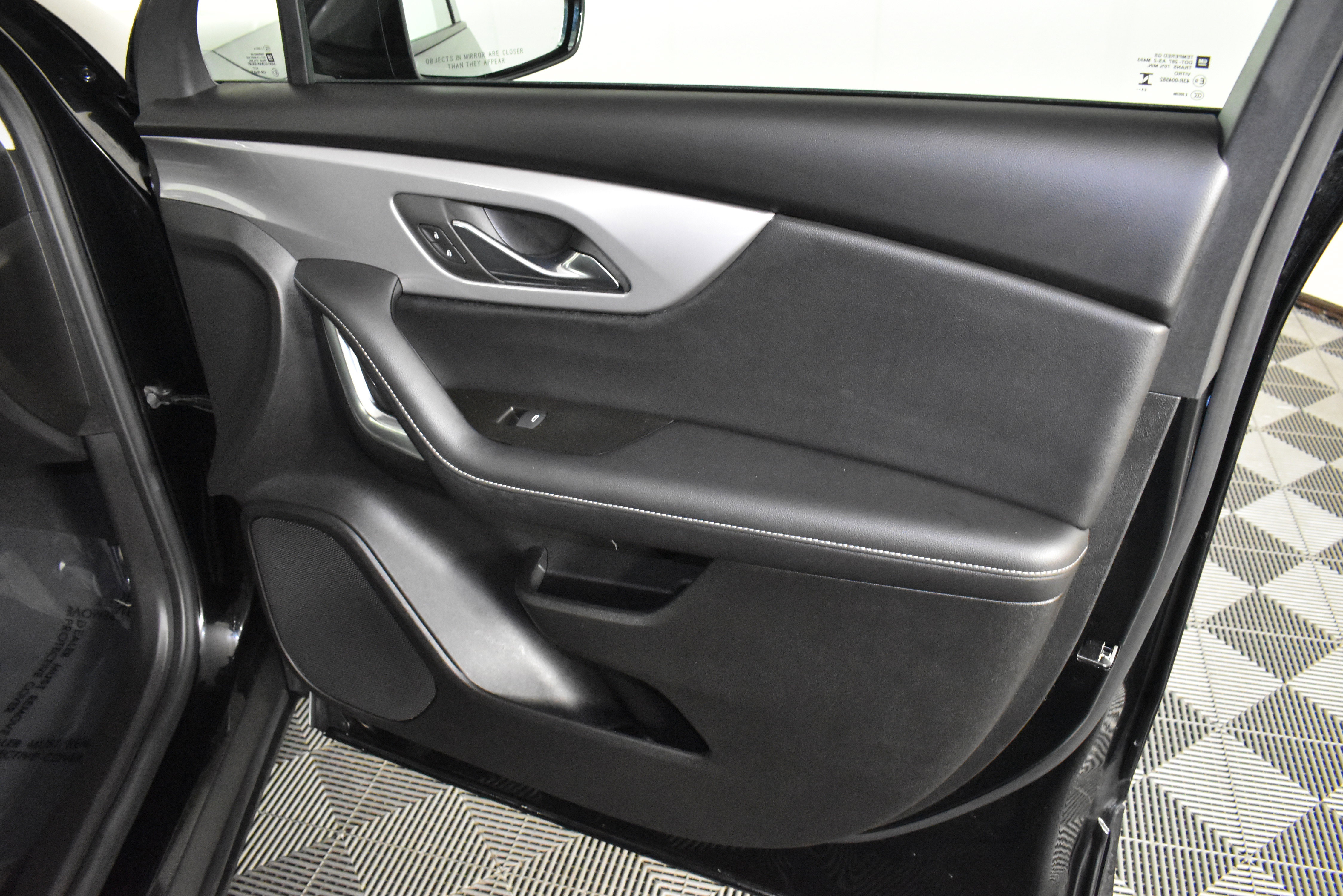 Used 2025 Chevrolet Blazer LT image 42