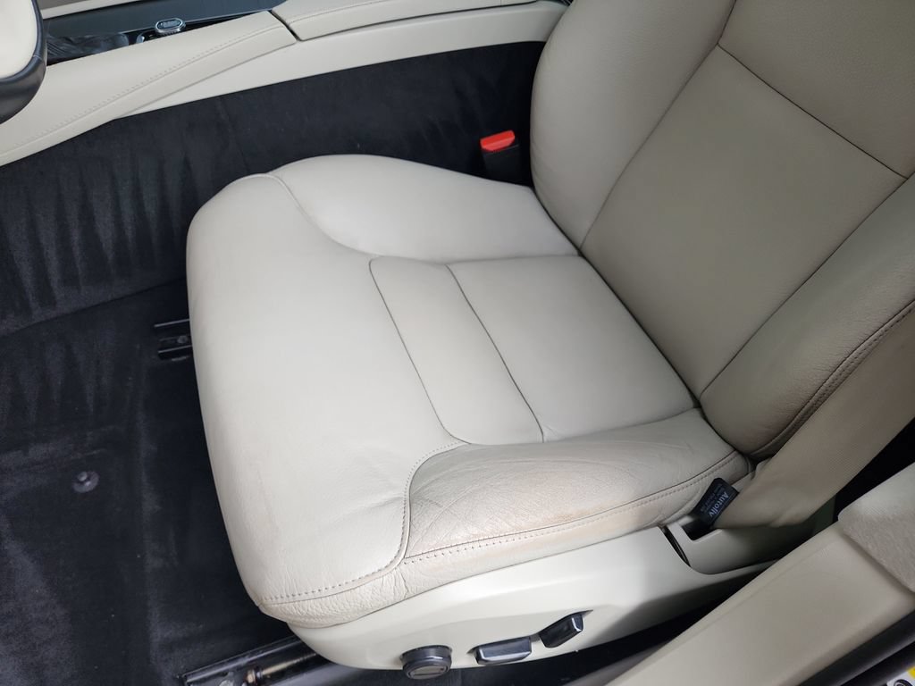Used 2020 Volvo XC90 T5 Momentum w/ Protection Package Premier FWD image 17