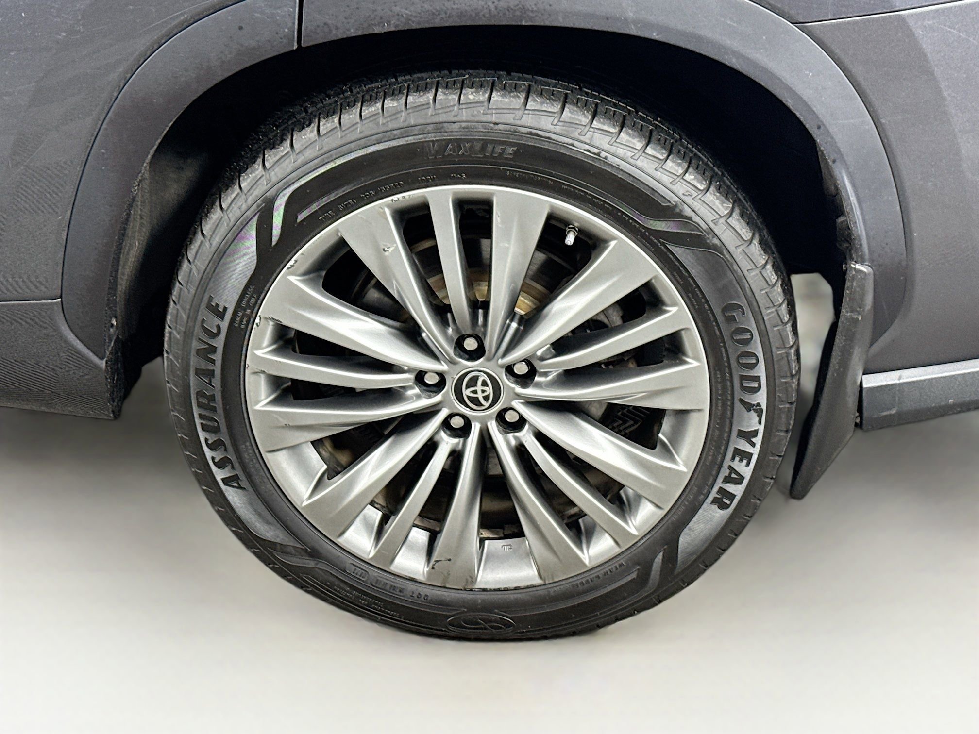 Certified 2020 Toyota Highlander Platinum image 9