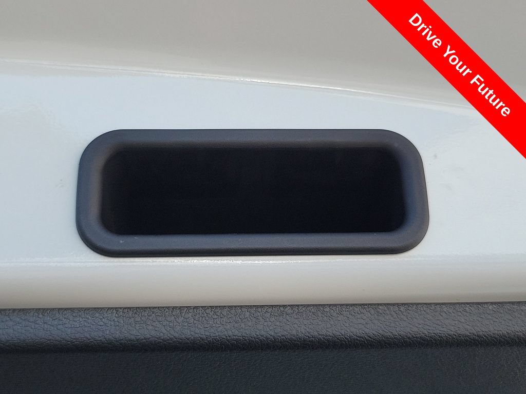 Used 2025 Nissan Kicks SR w/ SR Premium Package AWD/4WD image 24
