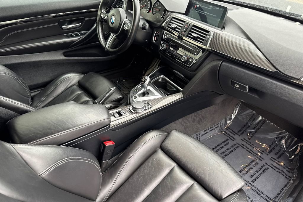 Used 2016 BMW M4 Convertible image 16