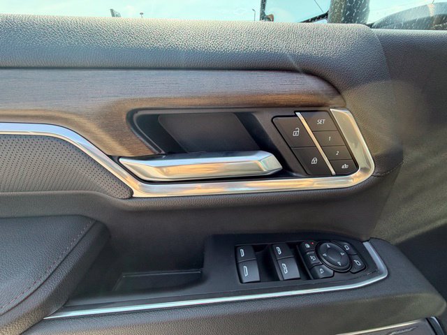 Used 2025 Chevrolet Silverado 3500 High Country w/ High Country Premium Package AWD/4WD image 28