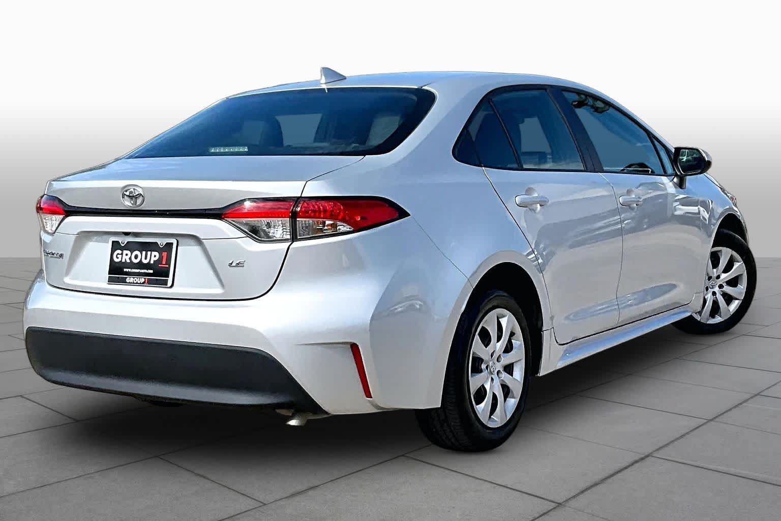 Used 2025 Toyota Corolla LE FWD image 13
