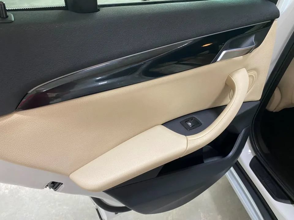 Used 2018 BMW X1 xDrive28i AWD/4WD image 35
