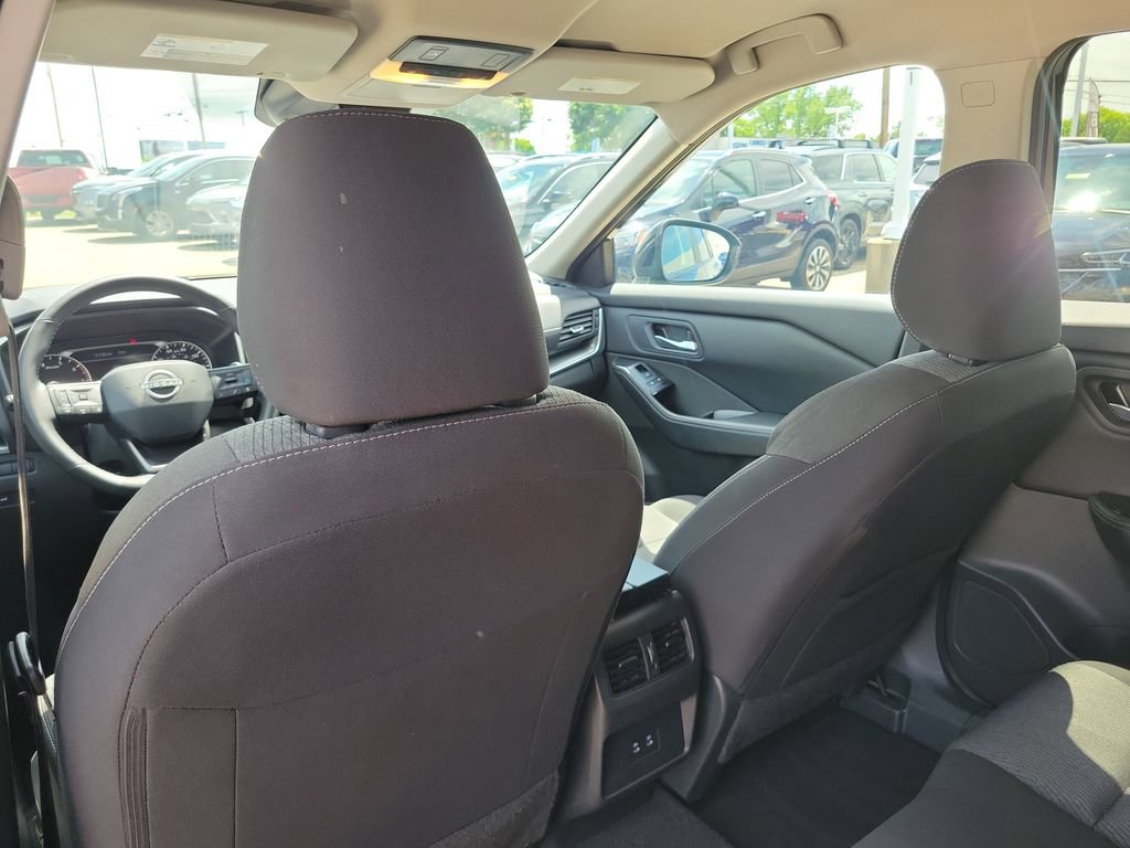 Used 2025 Nissan Rogue SV FWD image 14