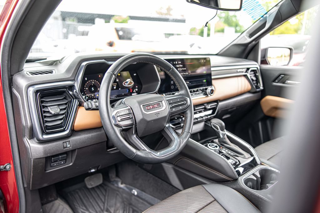 Used 2024 GMC Canyon AT4 w/ AT4 Premium Package AWD/4WD image 19