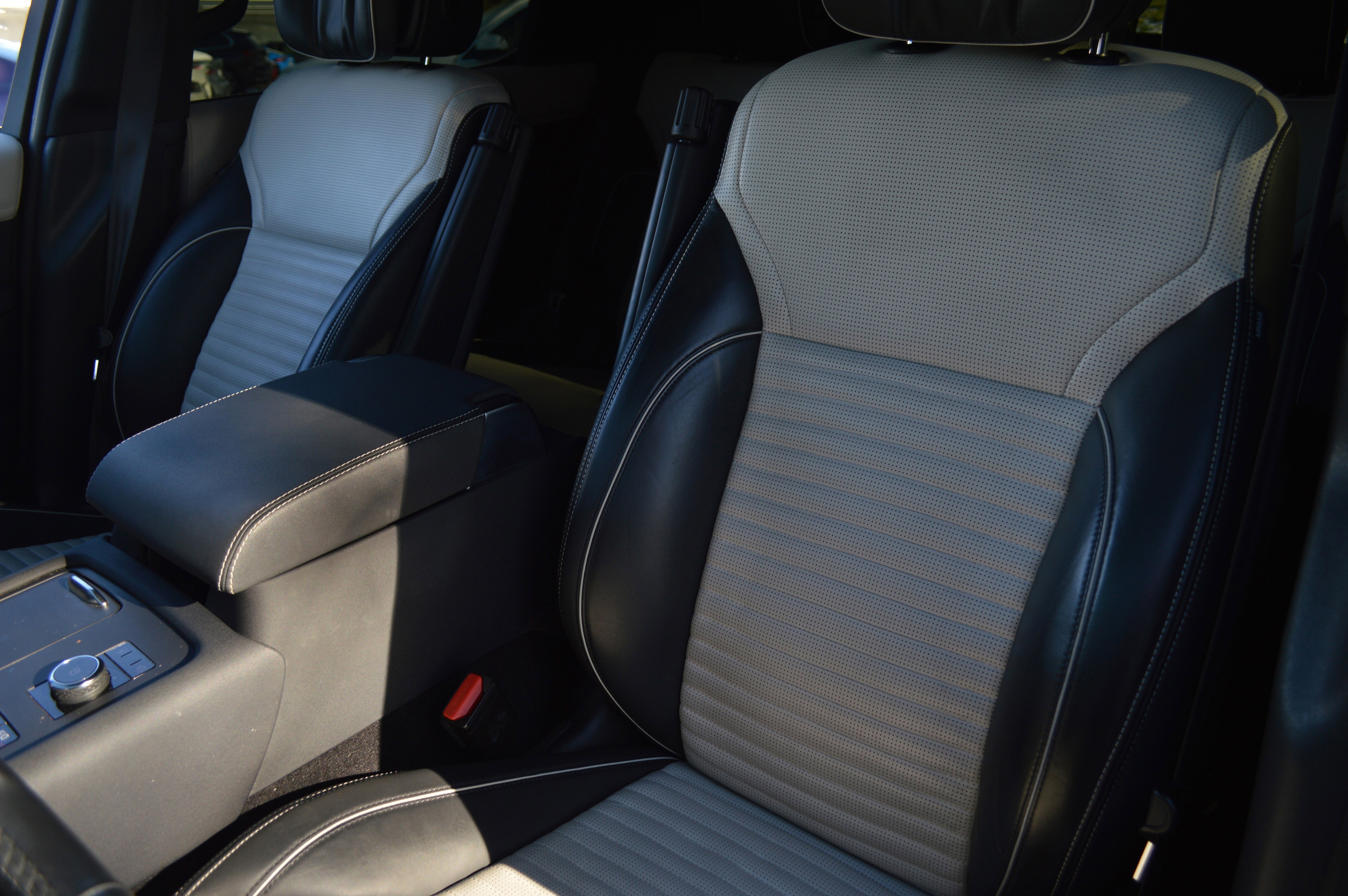 Used 2021 Land Rover Discovery HSE R-Dynamic image 24