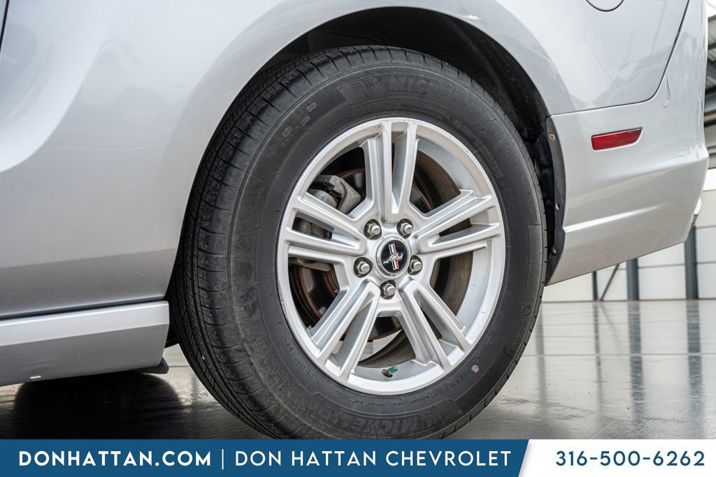 Used 2013 Ford Mustang Convertible image 34