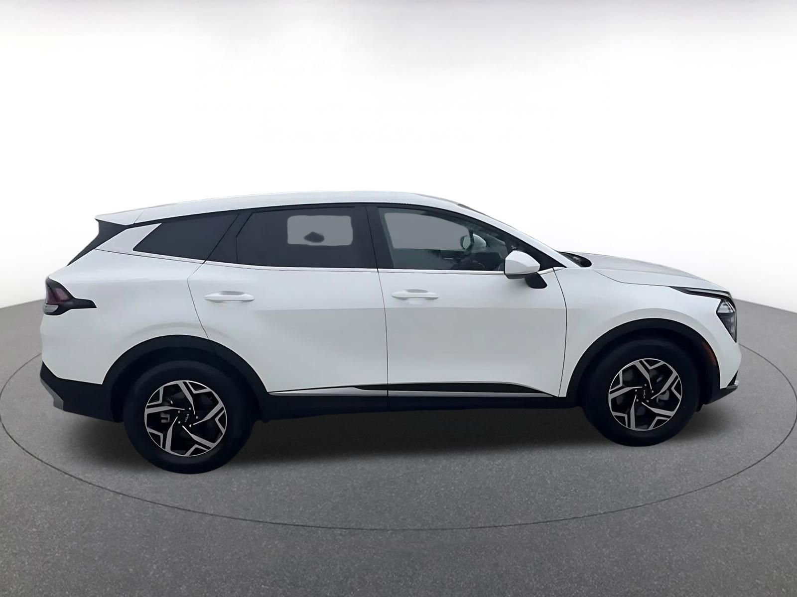 Used 2025 Kia Sportage LX FWD image 16