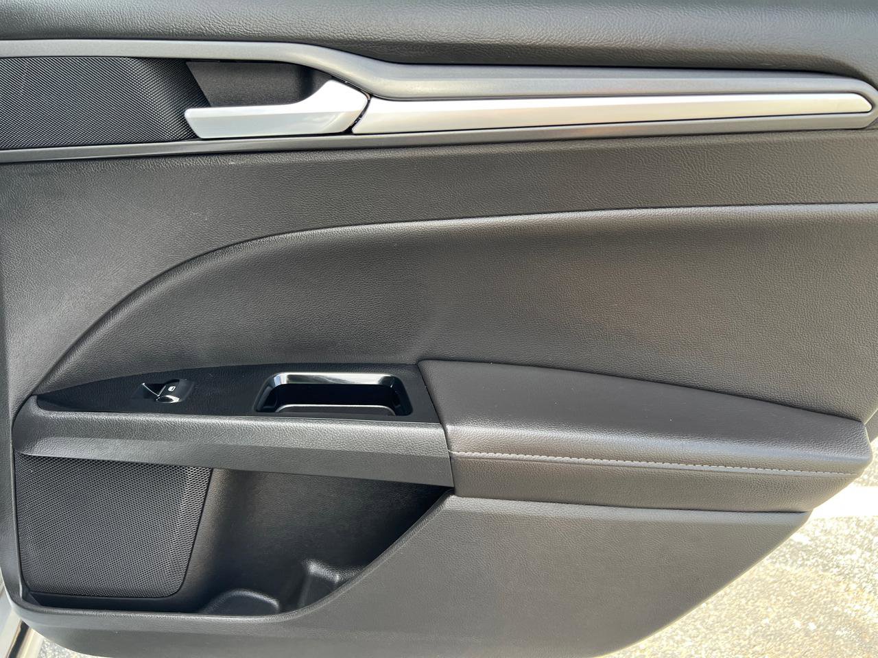 Used 2013 Ford Fusion Titanium w/ Titanium Driver Assist Pkg FWD image 26