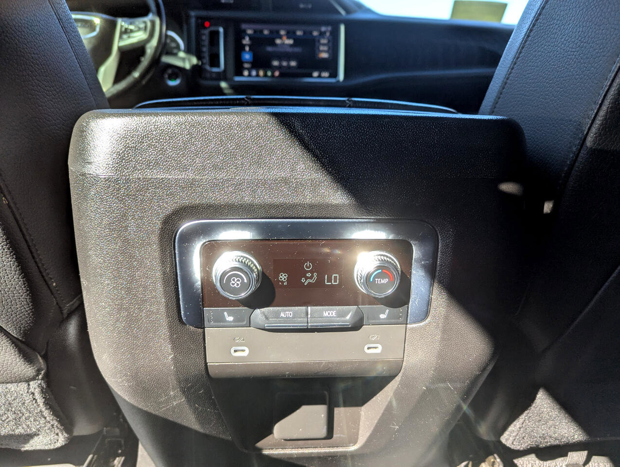 Used 2021 GMC Yukon XL Denali AWD/4WD image 37