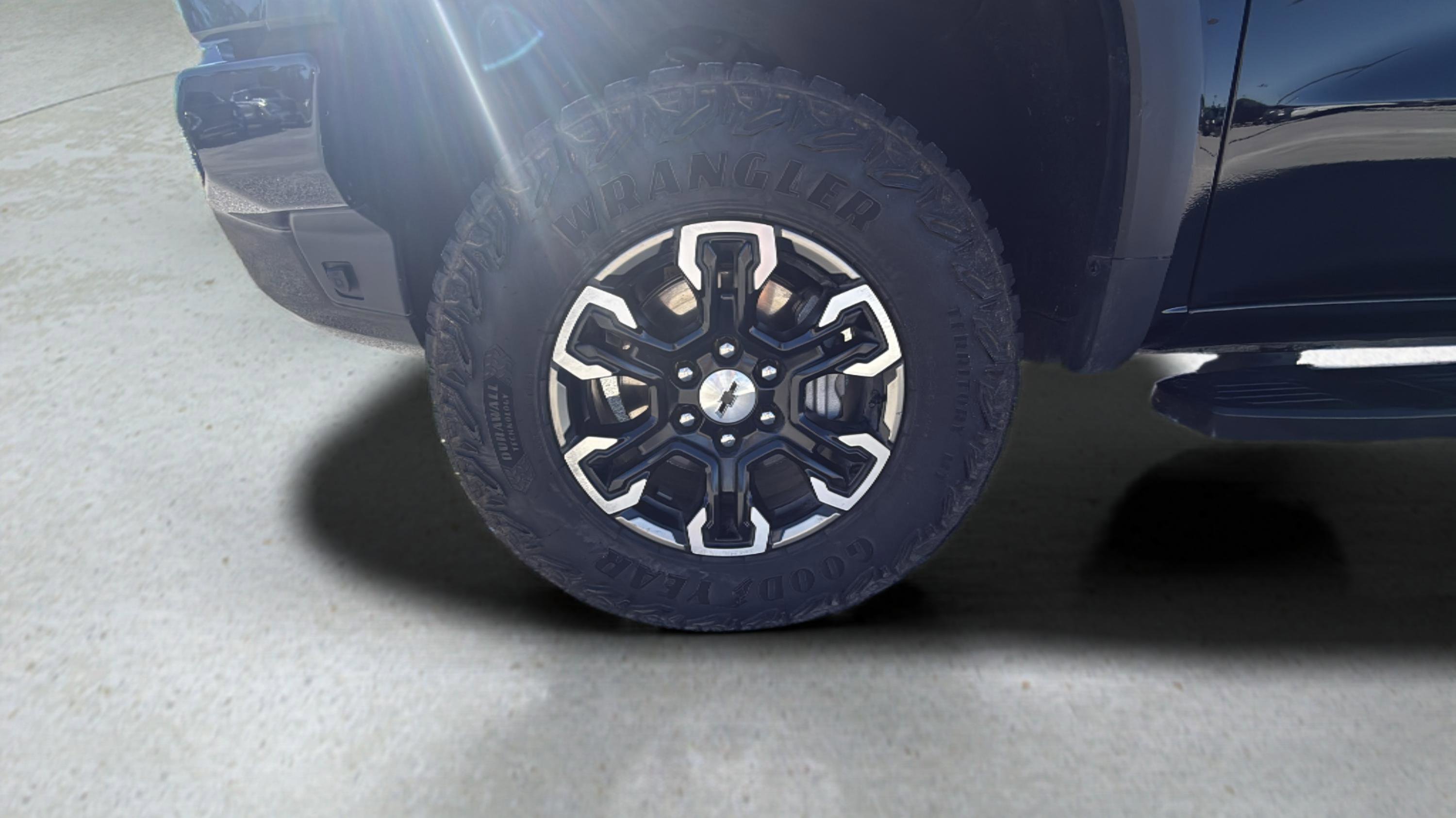 Used 2024 Chevrolet Silverado 1500 ZR2 w/ Technology Package image 17