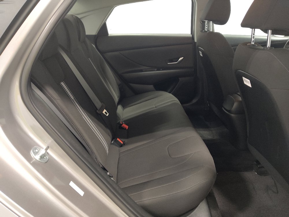 Used 2023 Hyundai Elantra SEL FWD image 19