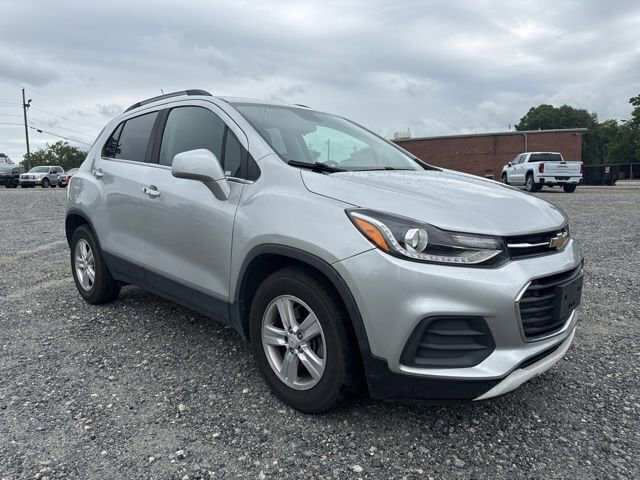 Used 2018 Chevrolet Trax LT w/ LT Convenience Package FWD image 4