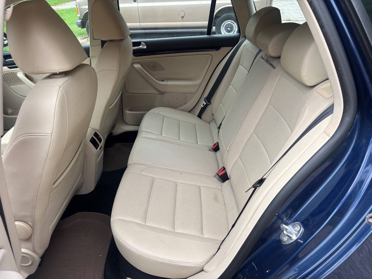 Used 2012 Volkswagen Jetta TDI FWD image 14