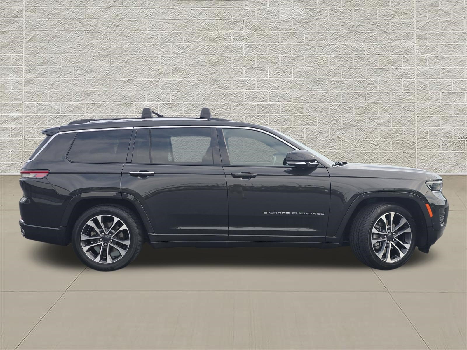 Used 2022 Jeep Grand Cherokee L Overland AWD/4WD image 8