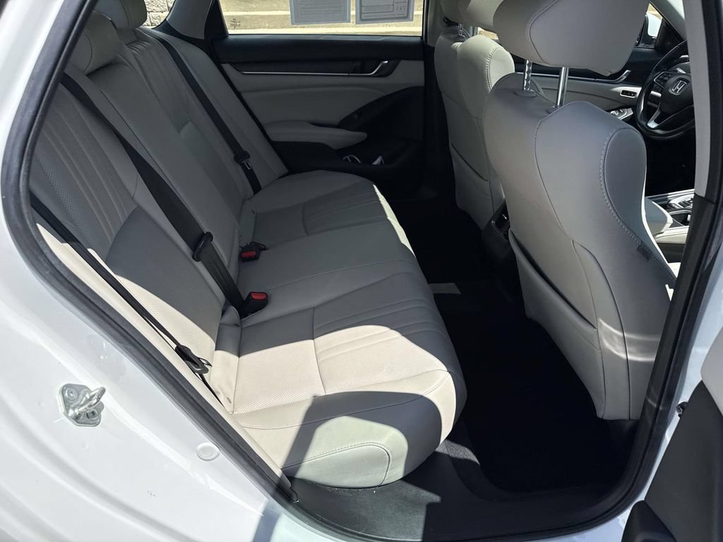 Used 2020 Honda Accord Touring image 11